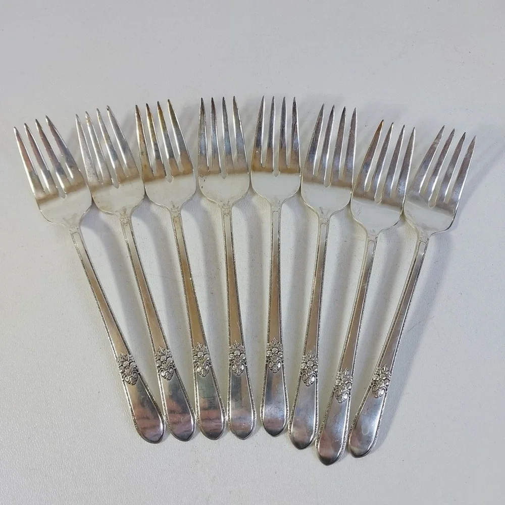 Adoration 1847 Rogers Bros IS Silverplate Silverware Salad Forks 6.5 In Set of 8